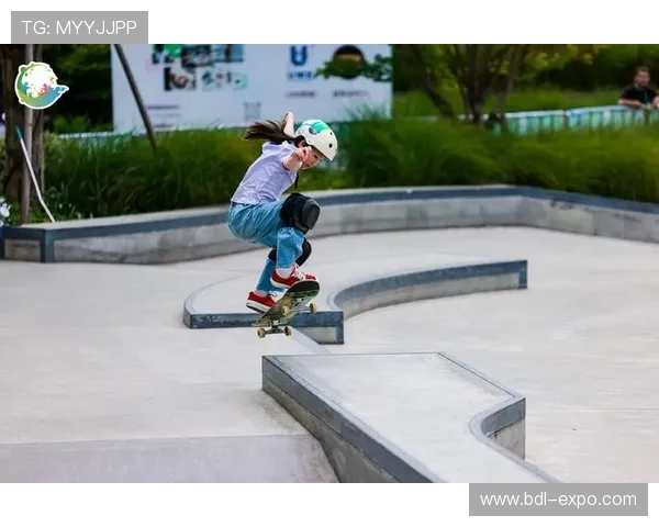 广州滑板队与上海滑板队赛后复盘探讨灵活性与战术运用的深度分析 广州滑板队与上海滑板队赛后复盘探讨灵活性与战术运用的深度分析