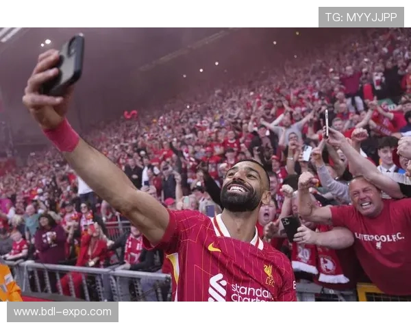 利物浦主场迎战曼联首回合激战争夺英超荣耀的关键之战