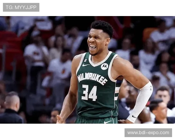 字母哥选择观望雄鹿夺冠前景不急于签署提前续约合同