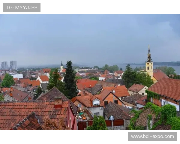 布莱克尼的魅力探秘:走进这座小镇的历史与文化之旅 布莱克尼的魅力探秘:走进这座小镇的历史与文化之旅