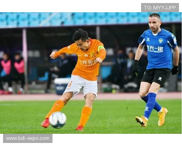 广州富力迎战泰州远大争夺中甲联赛关键三分之战