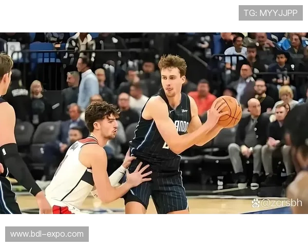 男篮澳大利亚与法国激战正酣谁能在国际赛场上笑到最后