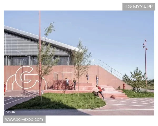 滑板文化的碰撞与融合:探秘西安滑板队的区域防守策略与技巧 滑板文化的碰撞与融合:探秘西安滑板队的区域防守策略与技巧
